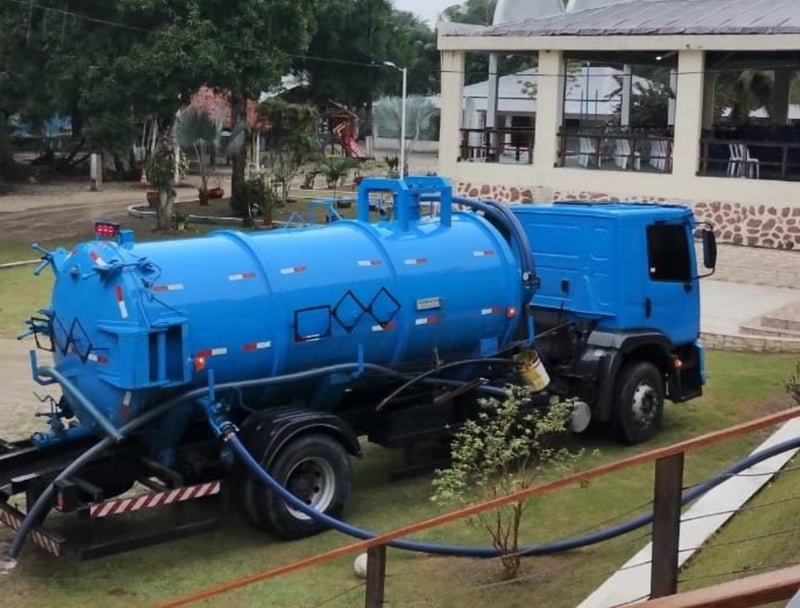 Caminhão de limpeza de fossa FOSSA MANAUS